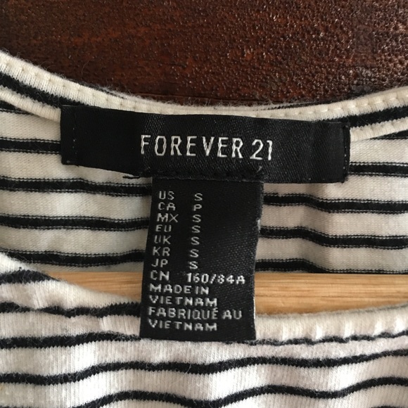 Striped crop top - Picture 2 of 3